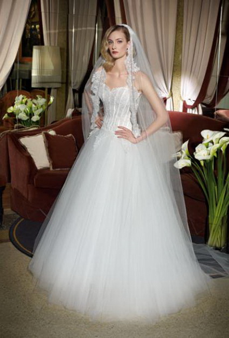 Abiti da sposa in tulle ampio