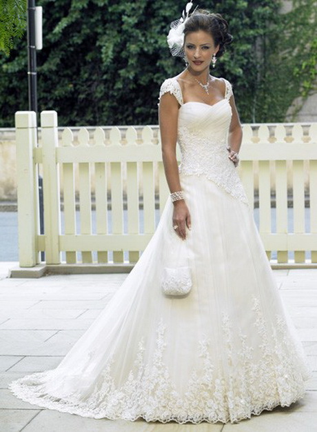 Abito da sposa con spalline