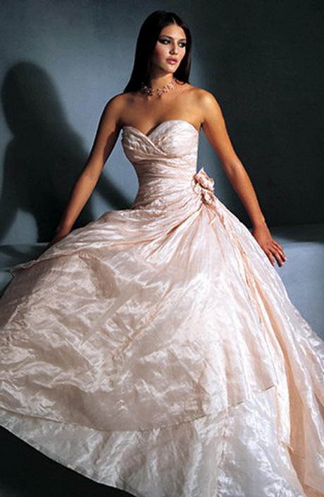 Vestito da sposa rosa