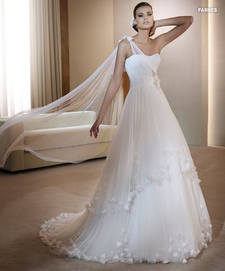 Abiti da sposa stile impero pronovias