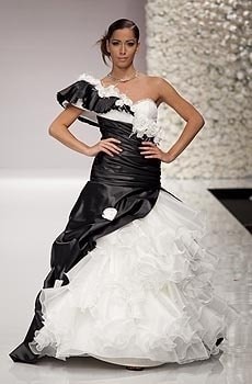 Vestito da sposa nero e bianco