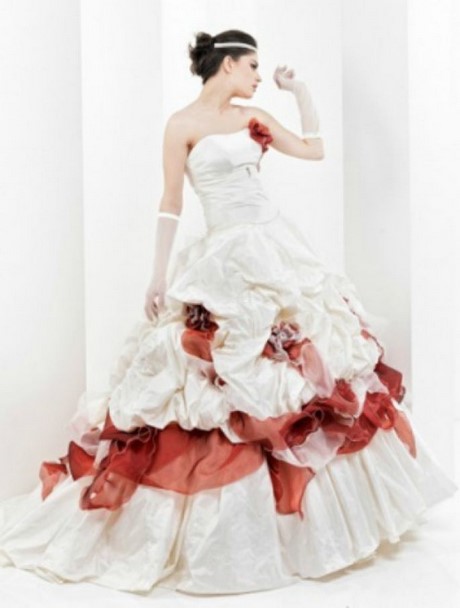 Vestito da sposa rosso e bianco