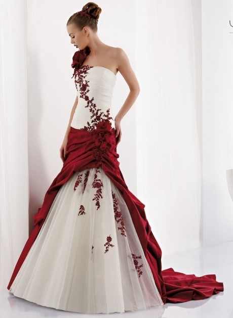 Vestito da sposa rosso e bianco