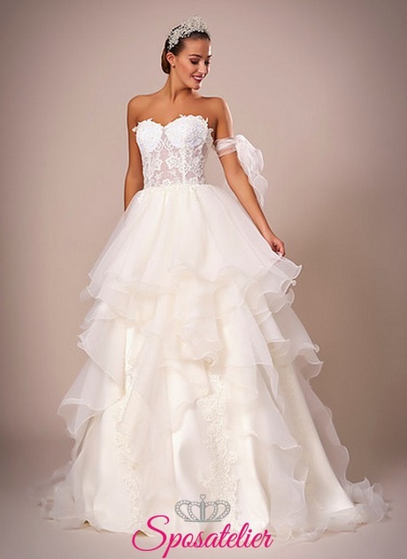 Vestito da sposa a balze