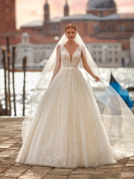 Abiti da sposa collezione 2023 nicole