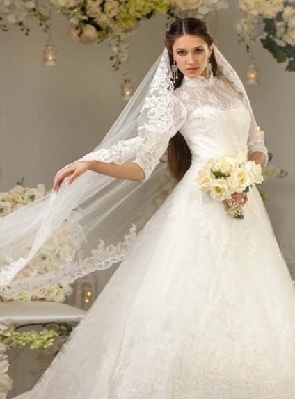 Vestiti da sposa accollati