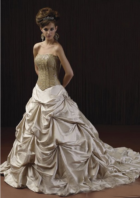 Abiti da sposa color champagne