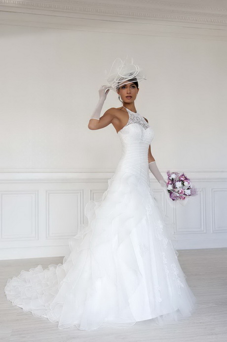 Vestiti da sposa con cappello