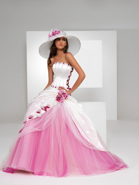 Vestiti da sposa con cappello