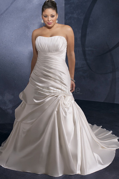 Vestiti da sposa taglie comode