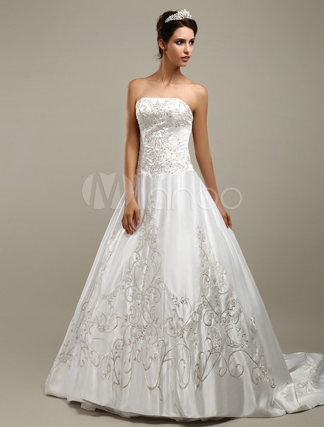 Abiti da sposa in satin