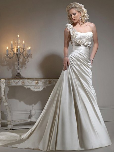 Abiti da sposa in satin