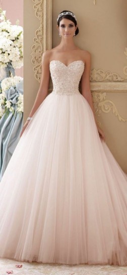 Abito da sposa bianco e rosa