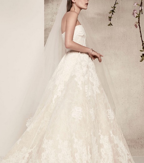 Abito da sposa in pizzo 2018