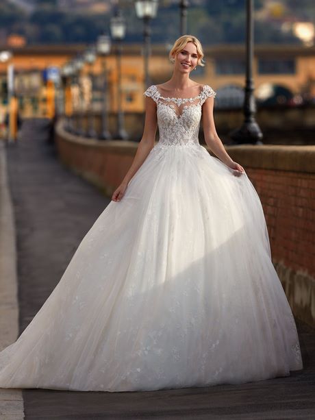 Abiti da sposa 2021 ampi