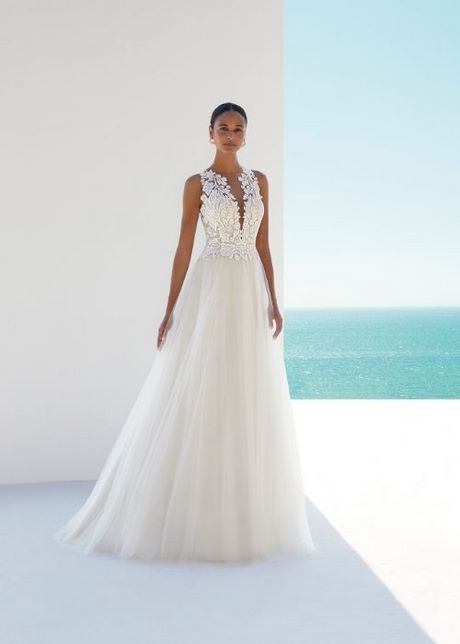 Abiti da sposa azzurra collezione 2023