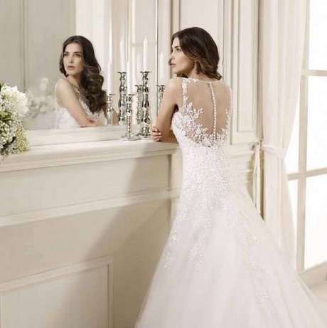 Abiti da sposa con pizzo sulla schiena