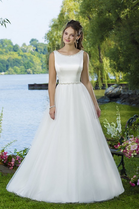 Abito da sposa spalle larghe