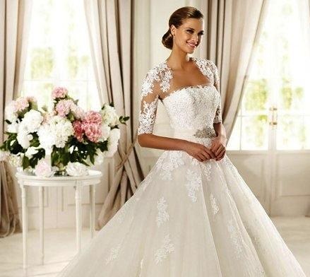 Abito da sposa spalle larghe