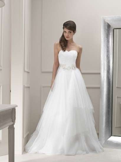 Abito sposa a balze