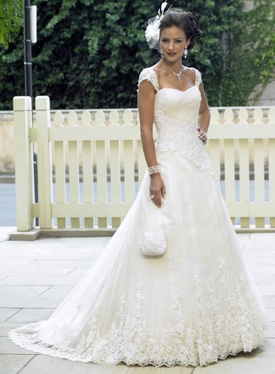 Abito sposa con spalline