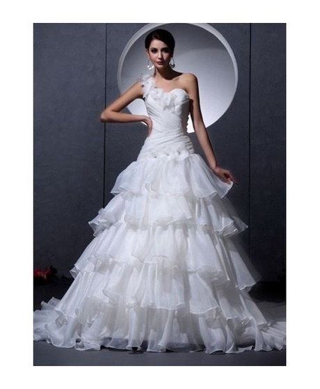 Vestito da sposa a balze