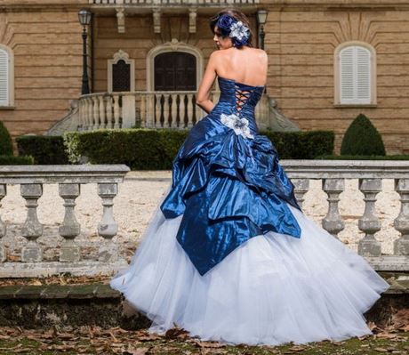 Abiti da sposa colore blu