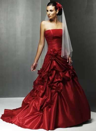 Abito da sposa rosso a sirena