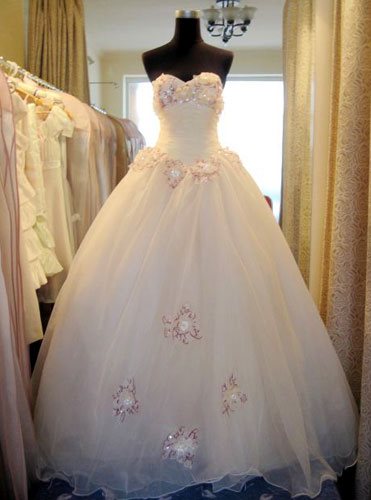 Noleggio abiti sposa