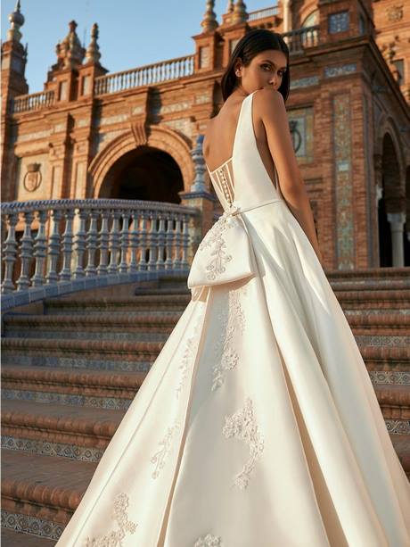 Abiti da sposa 2022 pronovias prezzi