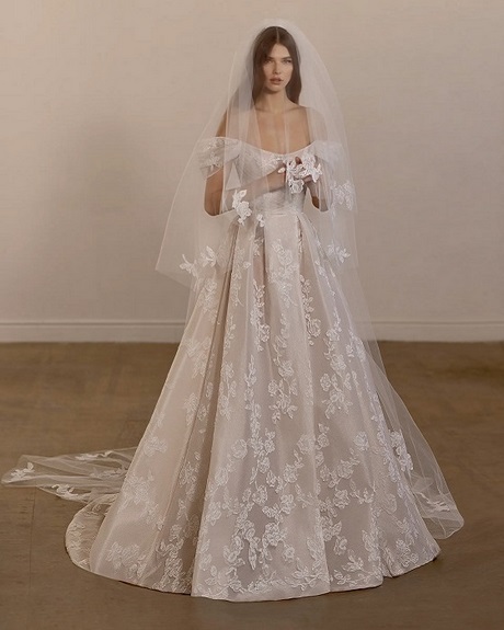 Abiti da sposa di pizzo 2023