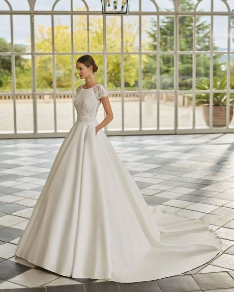 Abiti da sposa nuova collezione 2023