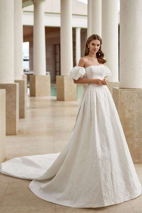 Abito da sposa rosa clara 2023