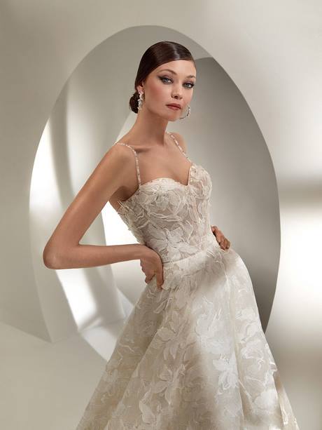 Collezione abiti da sposa 2023 nicole