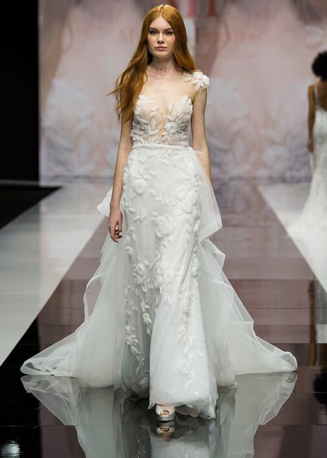 Vestiti da sposa valentino 2023