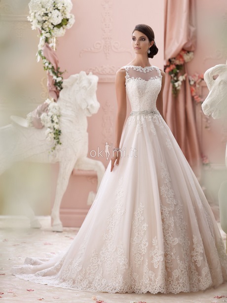 Abito da sposa con perle