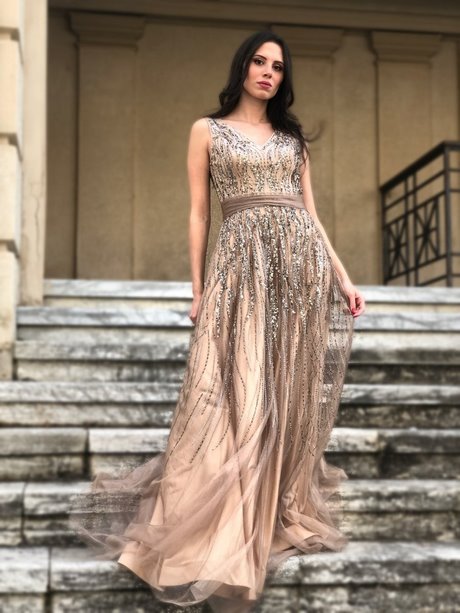 Vestiti eleganti oro