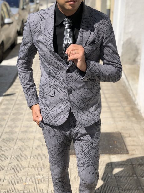 Vestito elegante grigio