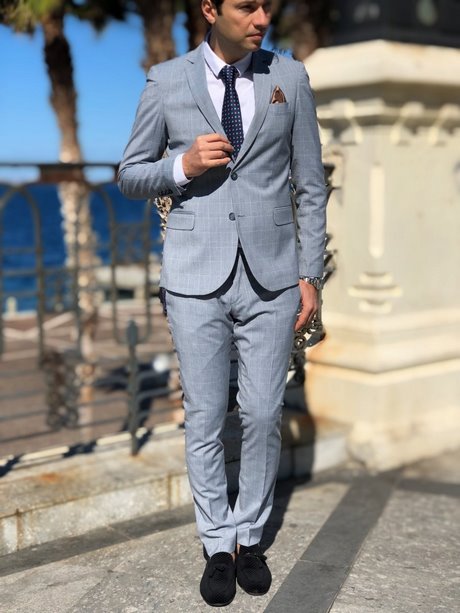 Vestito elegante grigio