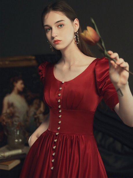 Vestito rosso semplice